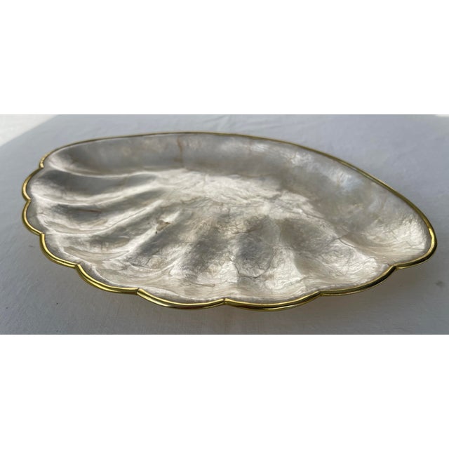 Mid 20th Century Natural Capiz Shell Appetizer Serving Tray Bowls - Set of 3 For Sale - Image 4 of 12