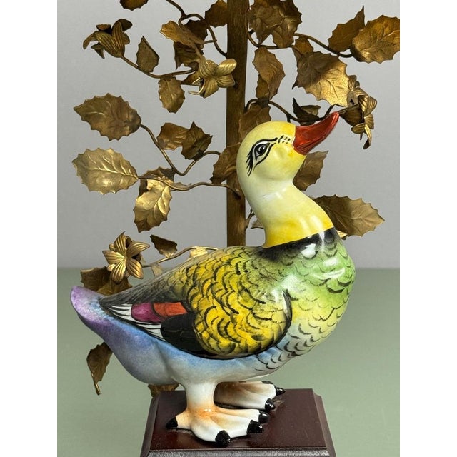 Gold Italian Hollywood Regency Porcelain Waterbird Table Lamp with Sculptural Brass Foliage attributed to Giulia Mangani, Italy, 1970s For Sale - Image 8 of 16