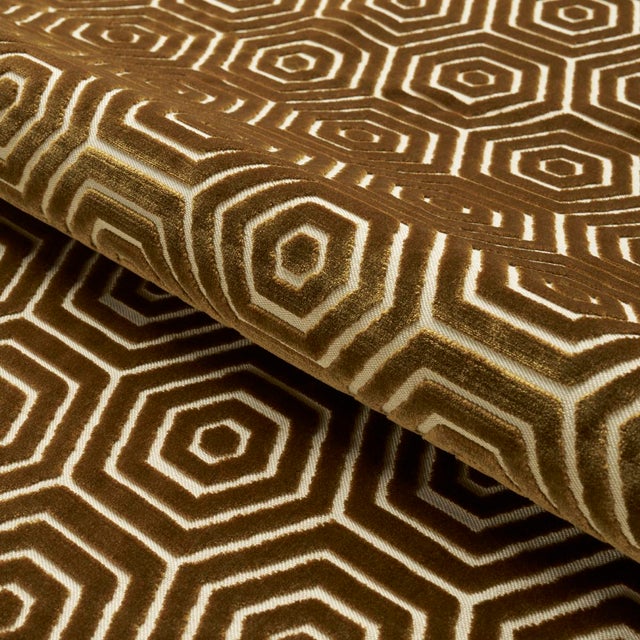 Schumacher SAMPLE - Schumacher x Mary Mcdonald Bees Knees Cut Velvet Fabric In Gold For Sale - Image 4 of 4