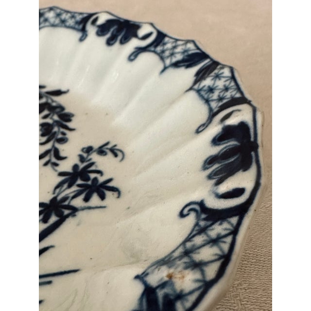 18th Century Antique Worcester Hollow Rock Lily Fluted Dish, 18th Century For Sale - Image 5 of 16