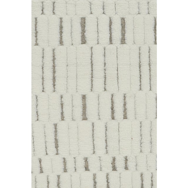 Contemporary Rug & Kilim’s Contemporary Rug in White with High-Low Geometric Patterns - 3x12 For Sale - Image 3 of 7