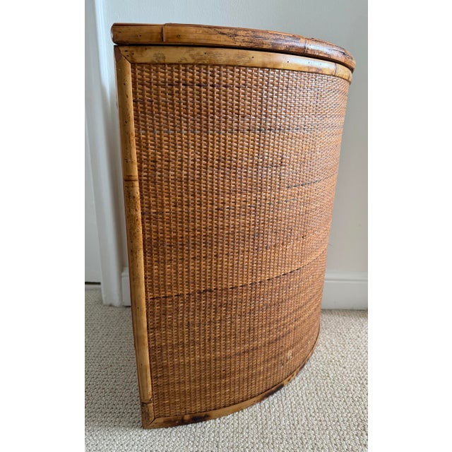 Mid 20th Century Rattan Corner Hamper Basket With Triangular Design For Sale - Image 5 of 11