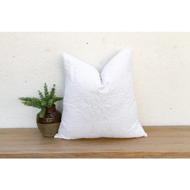 White Morning Star Appliqué Pillow Cover For Sale - Image 8 of 8