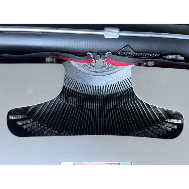 Vintage Olivetti Manual Portable Typewriter Lettera 22 in Almond Brown For Sale In Philadelphia - Image 6 of 7