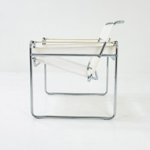 Mid century B3 Wassily white lounge Chair by Marcel Breuer for Gavina, 1980s Iconic white lounge armchair, based on the...