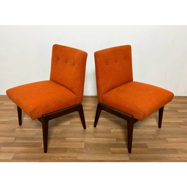 Pair of model C-220 slipper lounge chairs by Jens Risom, Circa 1950s.