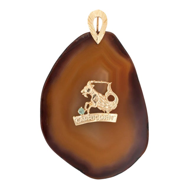 Late 20th Century Vintage Capricorn Agate Pendant 14k Yellow Gold Large Zodiac For Sale