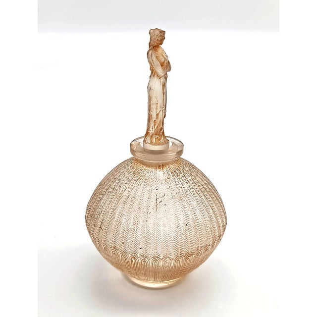 Glass Perfume Bottle with Roses by René Lalique for Dorsay, 1914 For Sale - Image 3 of 11