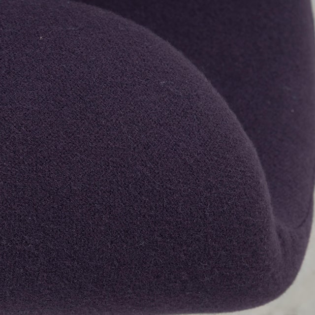 Set of Ribbon Lounge Chair and Ottoman in Purple Fabric by Pierre Paulin for Artifort, 2000s For Sale - Image 9 of 11