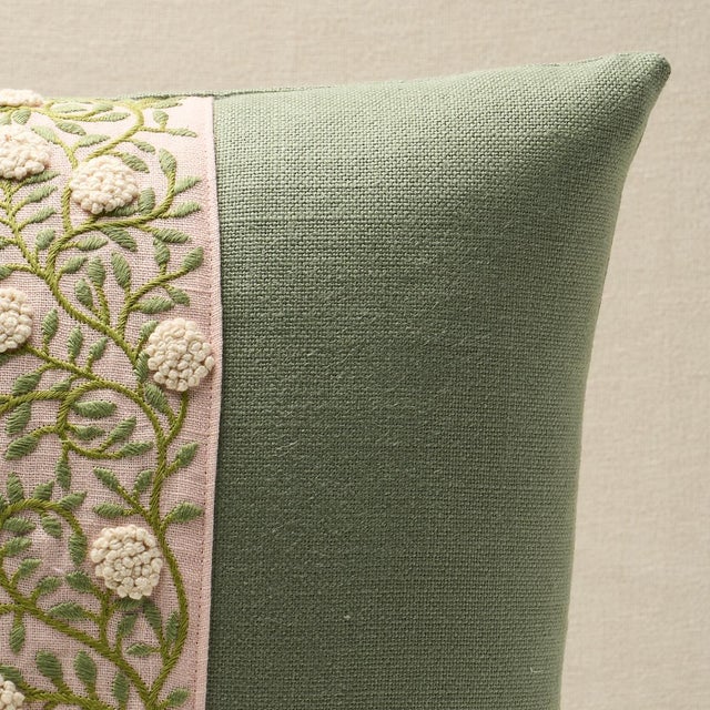 Schumacher Schumacher Ashoka 18" Pillow In Leaf & Blush For Sale - Image 4 of 4