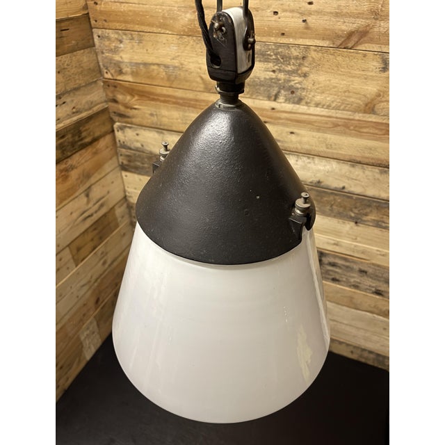 1930s Vintage Industrial Pendant Light by Hin Bredendieck for Kandem, 1930s For Sale - Image 5 of 10