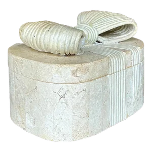 Vintage Boho Tessellated Stone and Reed Box