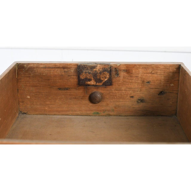 English Pine Chest of Drawers With Turned Feet, 19th Century For Sale In Houston - Image 6 of 9