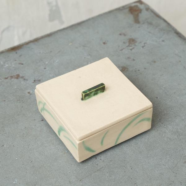 Art Deco Lidded Ceramic Box, 1930s For Sale - Image 4 of 9