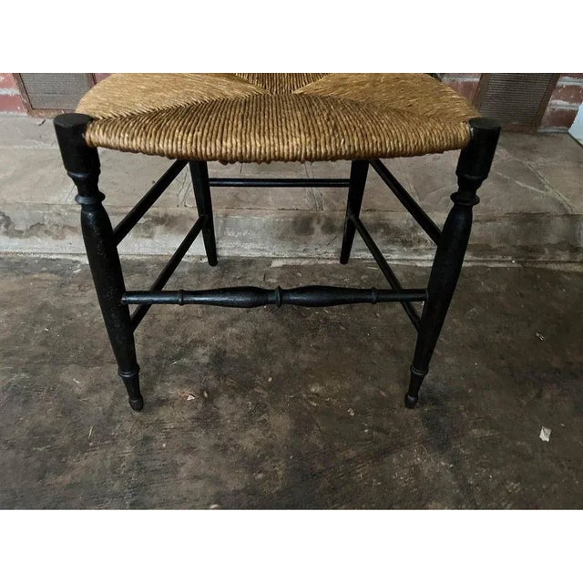 Farmhouse Early 20th Century Pair of Antique Chiavari Italian Style Rush Seat Chairs For Sale - Image 3 of 8