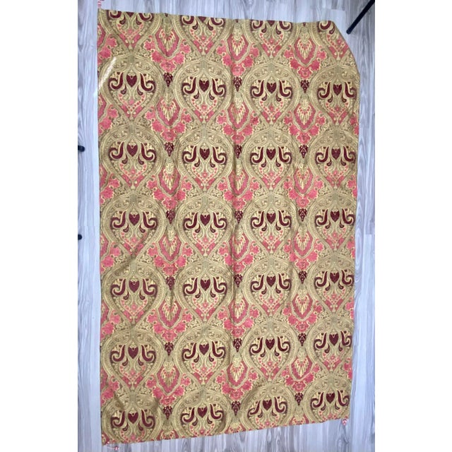 Majestic & Rich 3 Piece Toss Pillow and Throw Set in a Striking Victorian Inspired Paisley Print - Made in Wales For Sale In Dallas - Image 6 of 10