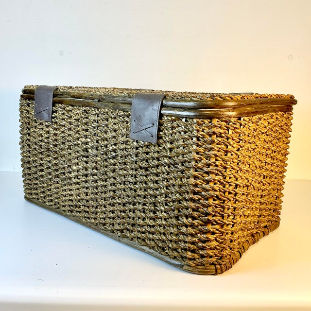 1980s Vintage Boho Chic Arts & Crafts Coastal Large Woven Jute Wicker & Bentwood Storage Lidded Basket For Sale - Image 11 of 18