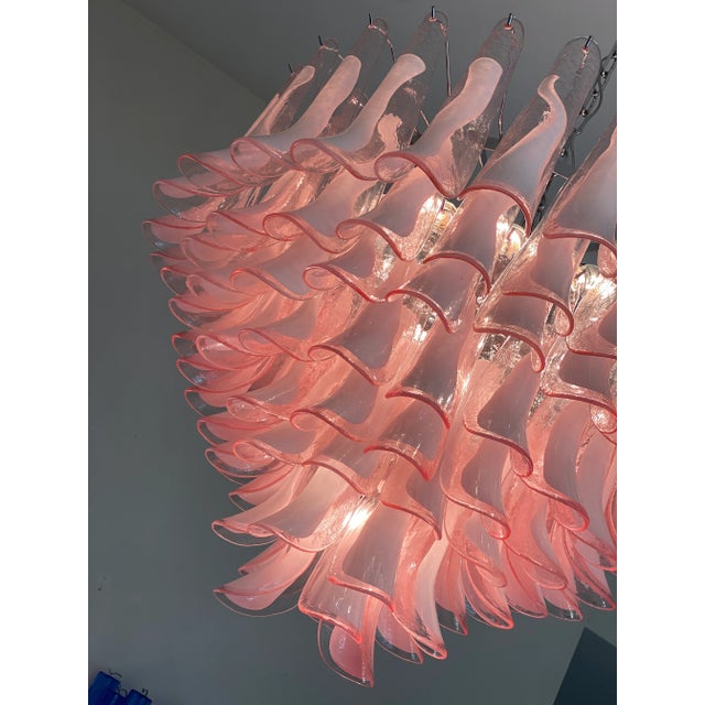 Contemporary White and Pink “Selle” Murano Glass Petali Chandelier in Mazzega Style For Sale - Image 6 of 11
