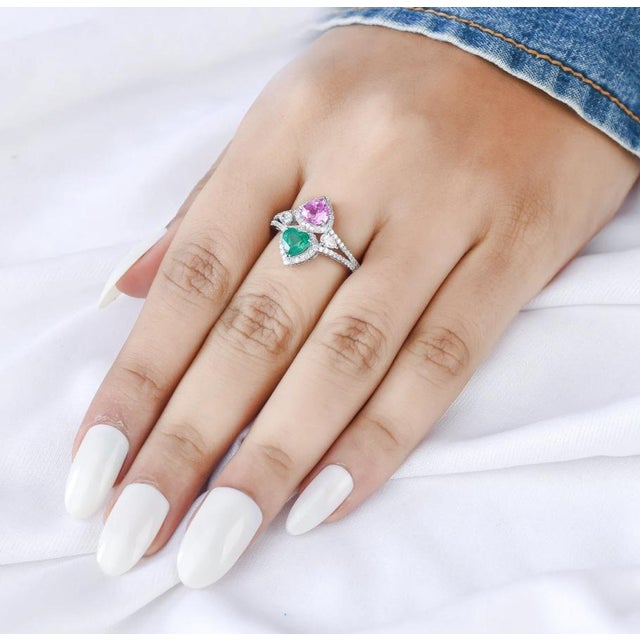 Natural 0.79 cts Zambian emerald and 0.99 cts sapphire ring 18k gold For Sale - Image 13 of 18