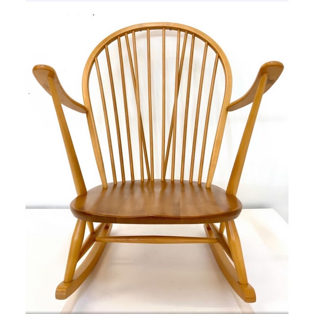 Mid-Century Windsor Grandfather Rocking Chair in Wood attributed to Lucian Ercolani for Ercol, England, 1960s For Sale - Image 10 of 14