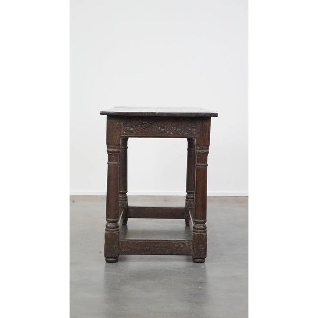 Early 18th Century English Side Table with Details in the Wood Carving For Sale - Image 5 of 14