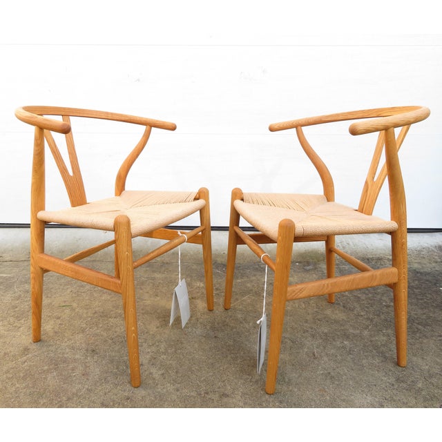 Tan Danish Modern Hans Wegner Wishbone Chair Pair ~ Carl Hansen ~ Mid Century Accent or Dining For Sale - Image 8 of 18