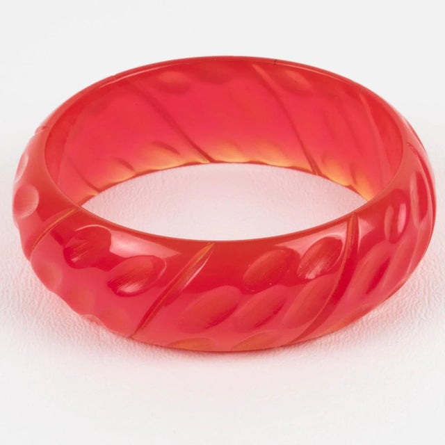 Art Deco Bakelite Carved Bracelet Bangle Translucent Hot Pink Bubblegum For Sale - Image 3 of 4