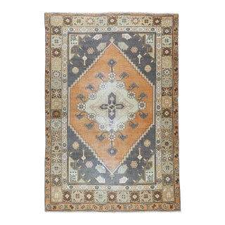 Vintage Mid-20th Century Turkish Bergama Rug – Hand-Knotted Wool in Soft Terracotta Charcoal & Ivory - 4' 6'' X6' 9''' For Sale