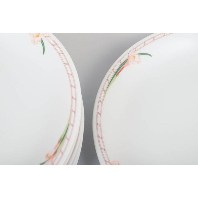 Fleur Pattern Dinner Plates in Porcelain, Rörstrand, Sweden, 1980s, Set of 6 For Sale - Image 3 of 5