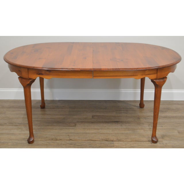 1990s Pennsylvania House Pine Oval Queen Anne Expandable Dining Table