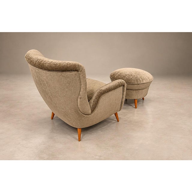 Brazilian Modern Armchair and Ottoman in Hardwood and Taupe Chenille by Carlo Hauner, Brazil, 1950s — Lot 353 For Sale - Image 17 of 18