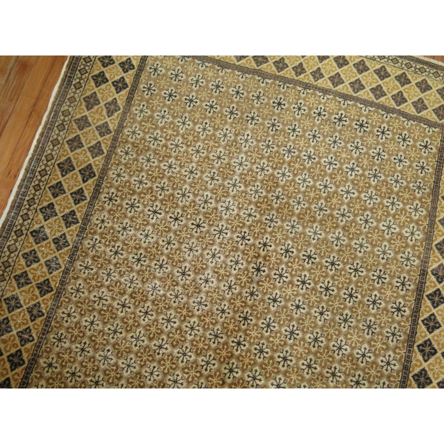 Mid-Century Modern Vintage Turkish Sivas Rug - 4'9" x 7'3" For Sale - Image 3 of 10