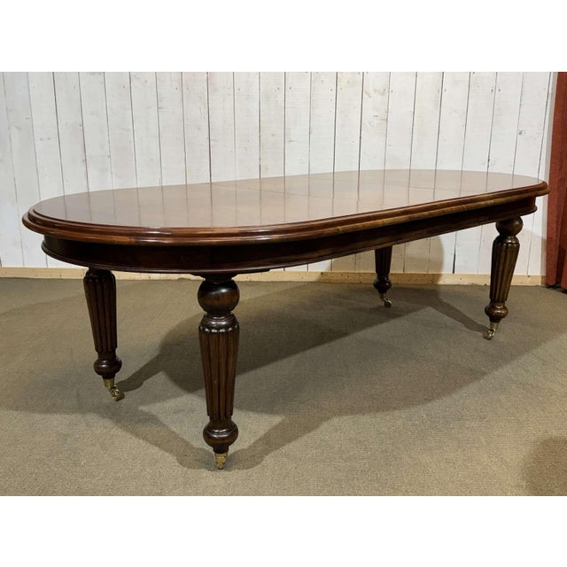 Victorian Style Oval Mahogany Table with One Extension For Sale - Image 17 of 18