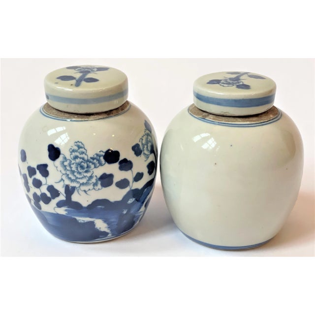 Ceramic Contemporary Chinoiserie Ginger Jars With Chrysanthemums - a Pair For Sale - Image 7 of 9