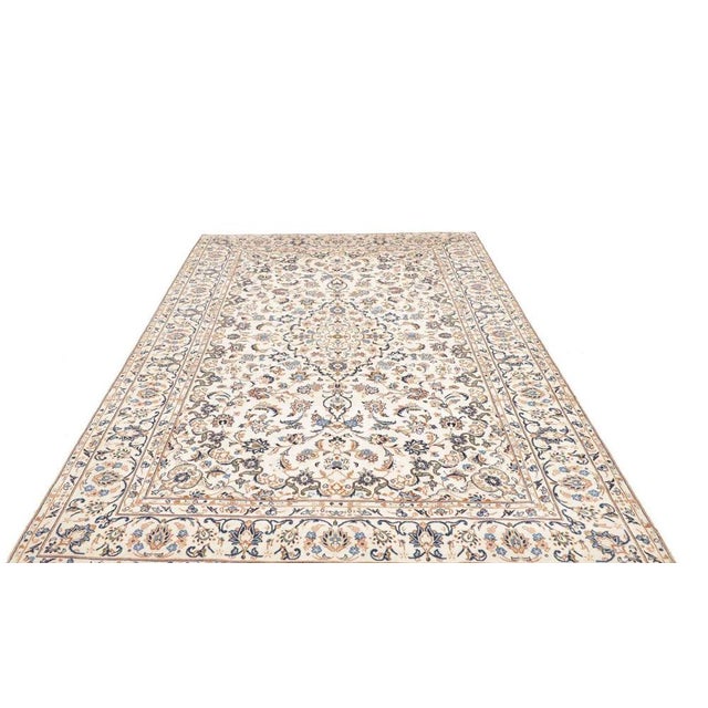Middle Eastern Kashan Rug in Hand-Knotted Wool For Sale - Image 4 of 11