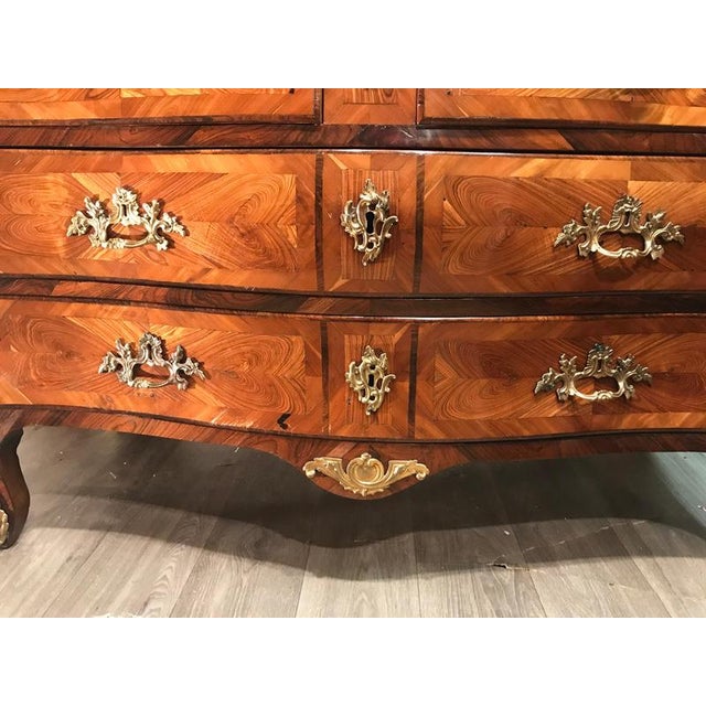 French Louis XV Style Marquetry Bombe Commode with Marble Top, 1750s For Sale - Image 6 of 14