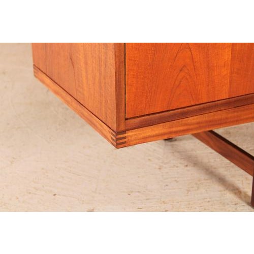 Mid-Century Teak Sideboard with Brushed Steel Handles by Robert Heritage for Archie Shine, 1960s For Sale - Image 6 of 15