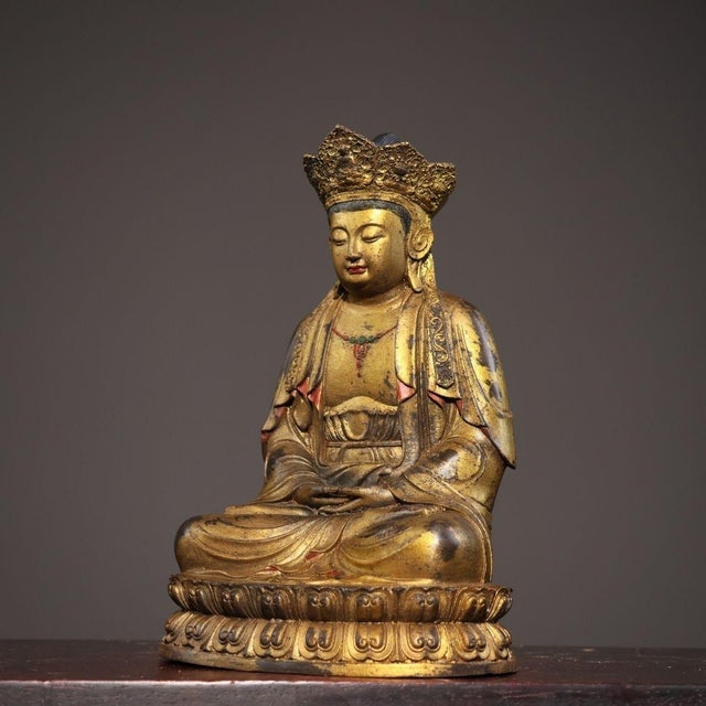 Gilt Bronze Seated Guanyin Bodhisattva Sculpture, Lotus Throne For Sale - Image 9 of 9
