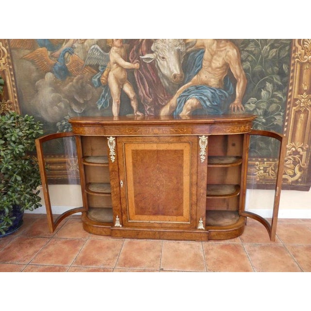 Antique Regency Walnut Credenza Bookcase from Gillows, 1820 For Sale - Image 17 of 18