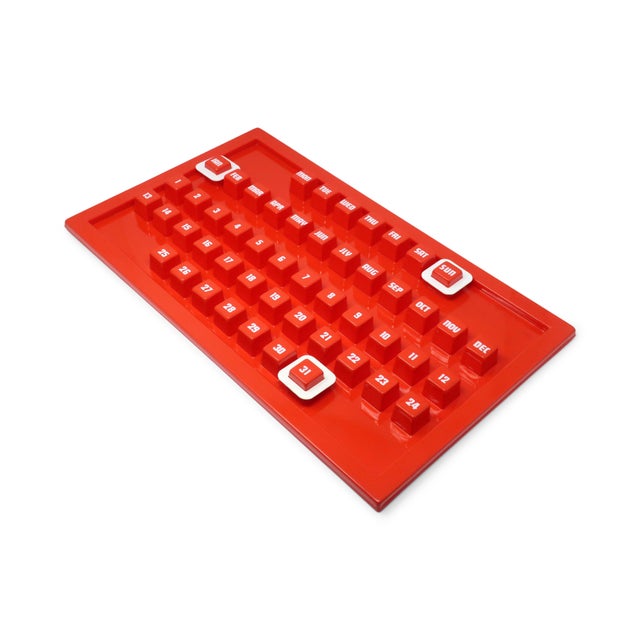 1970s Red Plastic Perpetual Calendar For Sale - Image 4 of 8