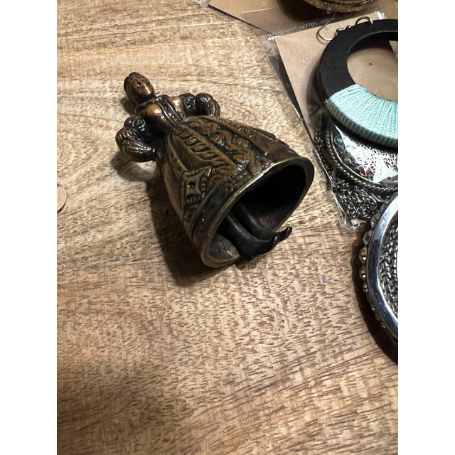 Mid 20th Century Aged Bronze Mother Hubbard Bell With Nodding Head For Sale In Nashville - Image 6 of 6