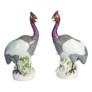 Napoleon Guinea Fowl Figurines in Porcelain from Samson, Paris, 19th Century, Set of 2 For Sale
