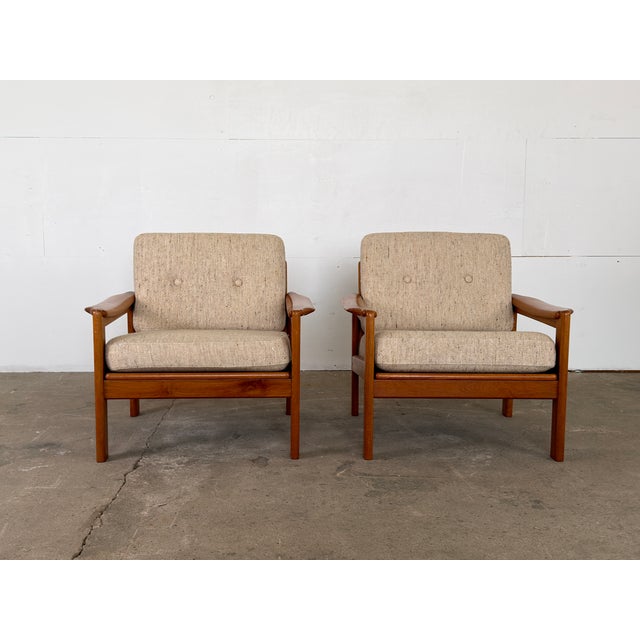 Mid-Century Modern Teak Lounge Chairs in Wool Bouclé, 1960s, Set of 2 For Sale - Image 12 of 12