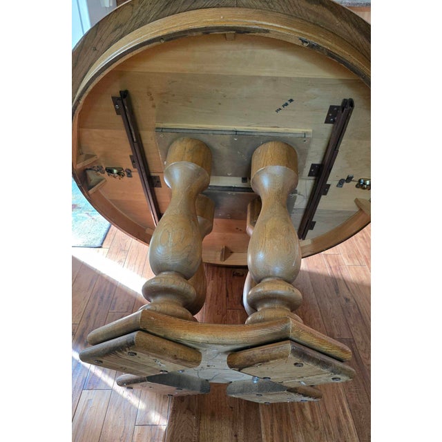 Vintage Thomasville Solid Oak Pedestal Dining Set - Complete 7-Pc Set W/ Leaves & Chairs For Sale - Image 9 of 13