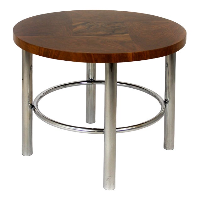 Bauhaus Round Table in Walnut by Robert Slezak, 1930s For Sale