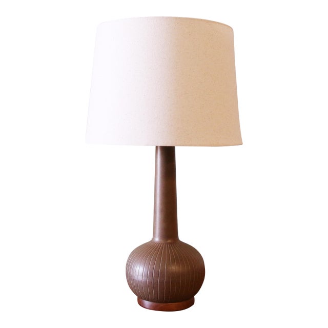 1960s Gordon and Jane Martz M200 Lamp for Marshall Studios Matte Brown Incised Decorations 25.5" For Sale