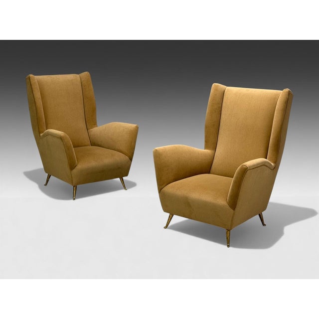 Mid-Century Modern Isa Bergamo, Camel Velvet, Bronze, Wingback Chairs, Italy, 1950s For Sale - Image 3 of 14