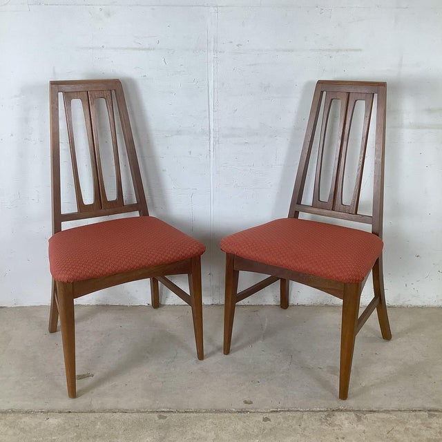 1960s Young Manufacturing Walnut High-Back Dining Chairs – Set of 6 For Sale In Philadelphia - Image 6 of 18