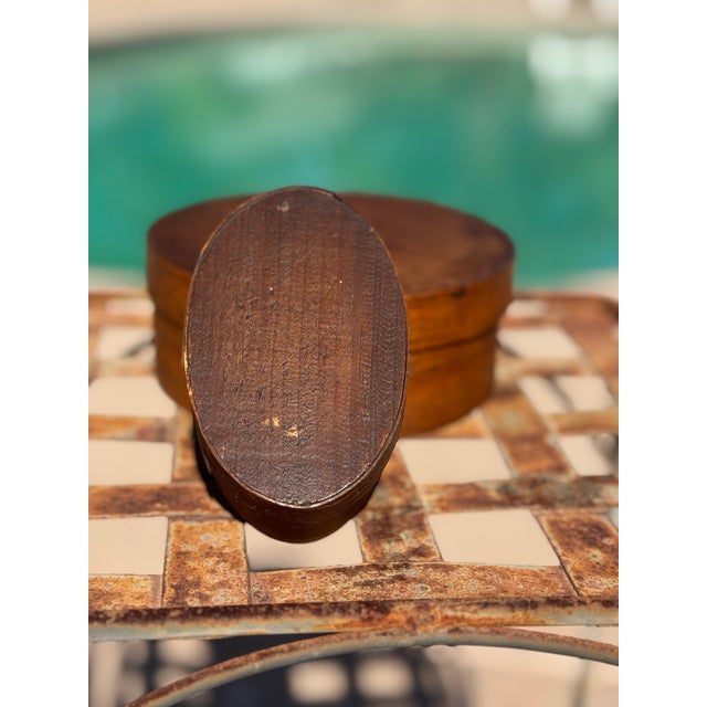 Pair Antique Shaker-Style Bentwood Boxes, Oval & Round, 19th–Early 20th Century For Sale In Palm Springs - Image 6 of 14