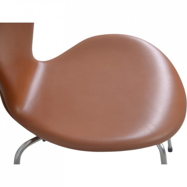 Seven Chairs in Walnut and Leather by Arne Jacobsen, 1970s, Set of 6 For Sale - Image 16 of 18